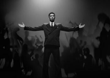  Louis Vuitton nënshkruan me futbollistin Jude Bellingham si ambasador të markës