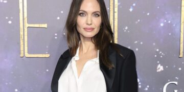 Angelina Jolie e tronditur dhe e shqetësuar për të birin/ Ja si është gjendja e tij