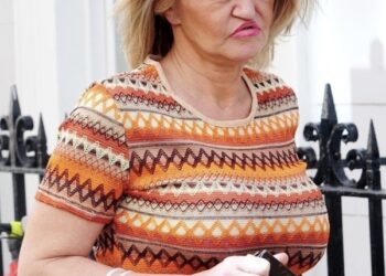 Në vitet ’90 tërhiqte vëmendjen me bukurinë e saj, tani po trondit botën