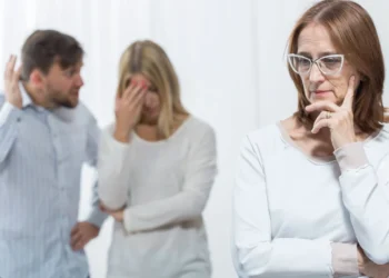 Burrat e zodiakut që bëjnë vetëm atë që u thotë nëna e tyre