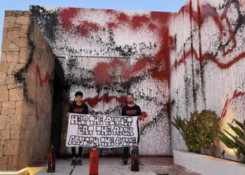 Aktivistët sulmojnë vilën luksoze të Messit: Është në anën e gabuar të shoqërisë