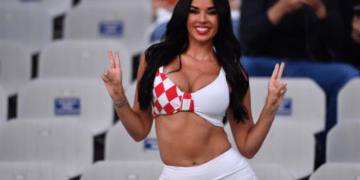 Çfarë ndodhi? Tifozja më seksi e Botërorit përfundon në karrige me rrota