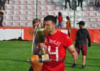 FOTO/ Pas sherrit, shpallet në kërkim futbollisti i Laçit