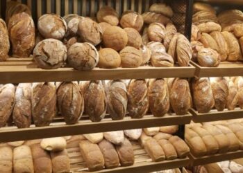 Helmohen 20 persona pas konsumimit të produkteve në një furrë buke, mbyllet biznesi