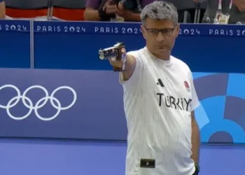 Në dukje i qetë, por ajo që ndjente brenda ishte e kundërta/ Rrëfehet Dikeç