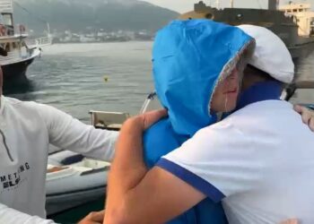 Eva Buzo ia del! Pas 35 orësh not nga brigjet italiane prek tokën shqiptare