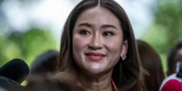 Vajza e ish-kryeministrit zgjidhet liderja më e re e Tajlandës