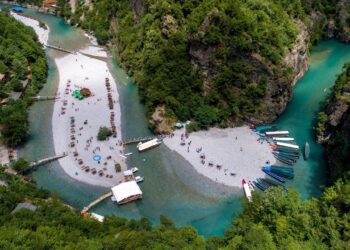 Lumi Shalës “lë pa fjalë” të huajt,por muzika e lartë dhe turizmi masiv e rrezikojnë