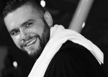 Sot feston ditëlindjen, Flori Mumajesi, artisti i “zhdukur” prej kohësh