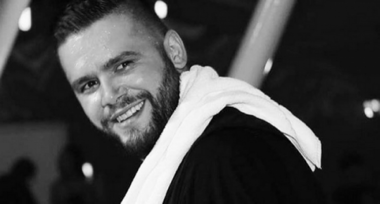 Sot feston ditëlindjen, Flori Mumajesi, artisti i “zhdukur” prej kohësh