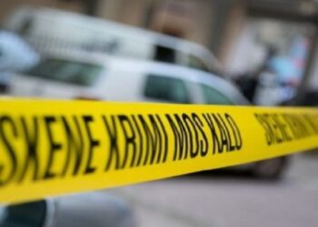 Konispol/ Burri vret gruan, djali e hedh nga shkallët, i moshuari humb jetën