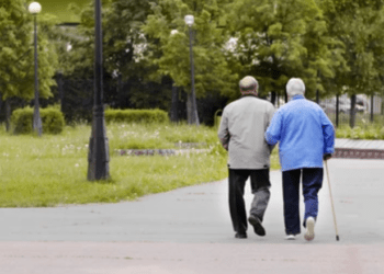 E rëndë në azilin e të moshuarve në Tiranë,78-vjeçari vret me bastun shokun e dhomës