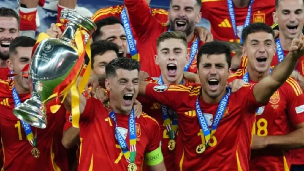 Thirrjet gjatë festimeve në EURO 2024, UEFA dënon dy lojtarë të Spanjës