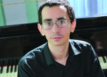 Ishte në grevë urie, ndërron jetë në burgun rus pianisti dhe aktivisti i njohur