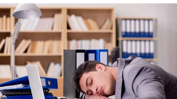 Jeni ndjerë të përgjumur gjatë ditës, kjo nuk është shenjë e mirë!