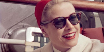 Shamitë e vjetra të Hollywood-it, aksesori që po bën namin këtë sezon veror