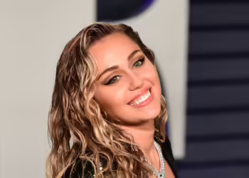 “Dedikim Hannah Montana-s”/ Miley Cyrus nderohet me çmimin e rëndësishëm nga Disney