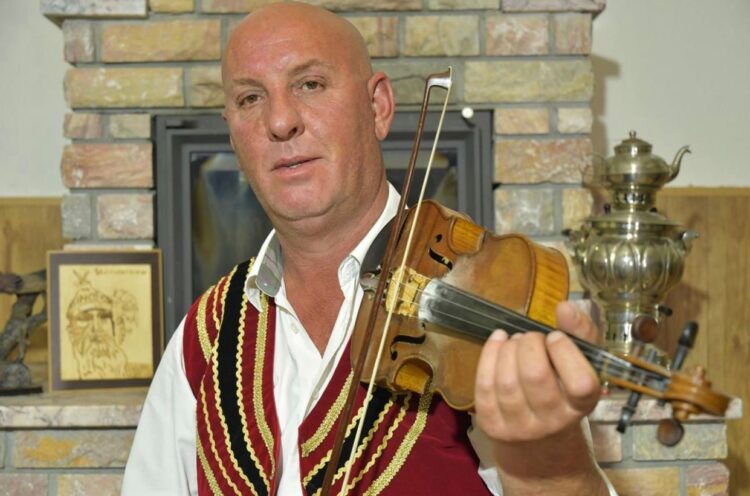 Hajrush Shala: Një jetë e dedikuar artit dhe familjes, e cila u “shua” nga kanceri