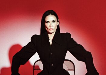 Demi Moore flet për sfidat e moshës: Hollywood-i është i ashpër ndaj grave