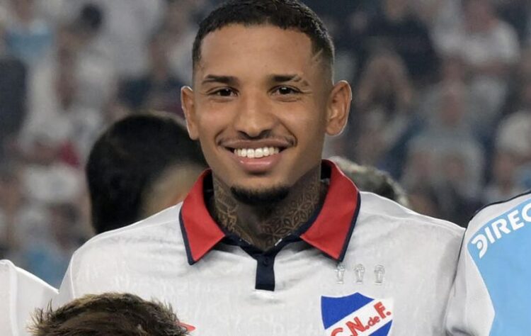 U rrëzua gjatë ndeshjes, ndërron jetë në moshën 27-vjeçare futbollisti