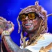 Pas kësaj fletoreje me tekstet e këngëve të Lil Wayne fshihet një histori