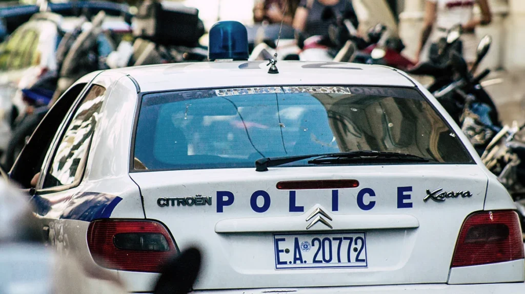 Arrestohet 18-vjeçarja, akuzohet se ka përdhunuar një 20-vjeçar grek