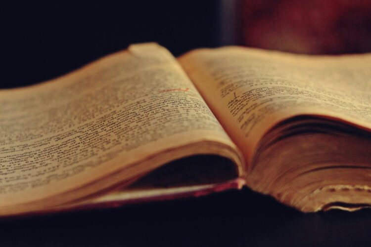 Zbulimi i frikshëm:Librat e vjetër përmbajnë toksina që shkaktojnë vdekje