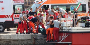 Fundoset jahti në brigjet italiane/ Një i vdekur dhe disa të zhdukur