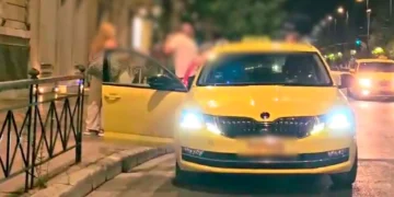 Përleshje e ashpër mes turistëve dhe një taksisti në Athinë