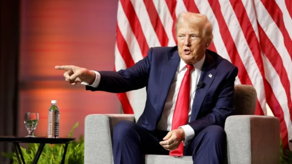 Ndizet rrjeti/ Trump vë në dyshim identitetin e Harris: Është me ngjyrë apo indiane?