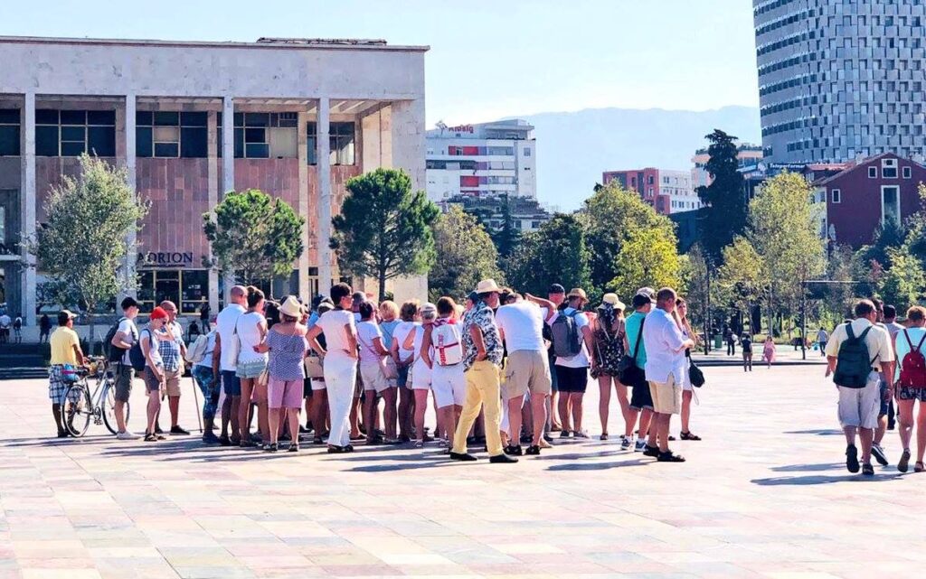 Boom i të huajve që zgjedhin Shqipërinë për jetesë: Statistikat rritje drastike
