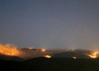 Korça rrethohet nga flakët, të gjitha forcat në terren, ja si paraqitet situata