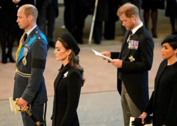Dallimet në stilet e prindërimit të Kate Middleton dhe Meghan Markle