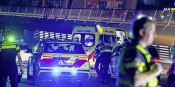 Vritet një person në Holandë, plagosen 2 të tjerë: Autori bërtiste “Allahu akbar”!