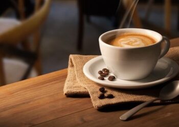 Ekspertët: Ja pse duhet të tregohemi të kujdesshëm ndaj konsumimit të kafesë