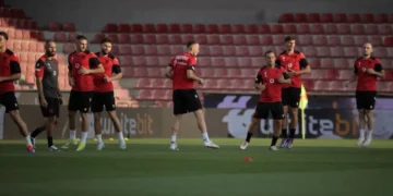 Shpërthen festa, Jasir Asani ia merr në kthesë Ukrainës