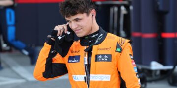 Lando Norris fiton në Singapor, pas tij Verstappen e Piastri