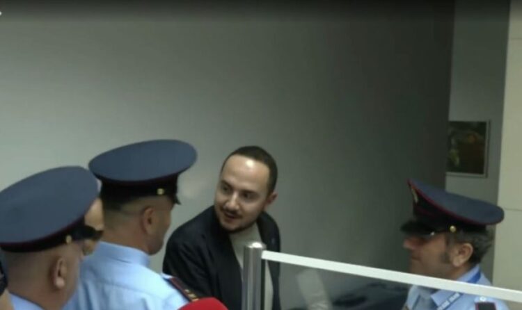 Vetdorëzohet Ervin Salianji, do ta vuajë dënimin në burgun e Fierit