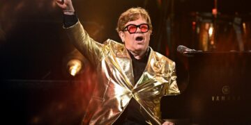 Elton John ndan betejën ‘e rëndë’ shëndetësore që ka ndikuar në shikimin e tij