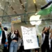 “Po përfitoni nga gjenocidi”/ ‘Shpërthejnë’ protestat në dyqanet e Apple