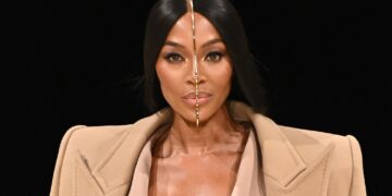 Naomi Campbell zbulon se po hap agjencinë e saj të talenteve në Dubai