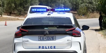 Profesori kapet duke fotografuar të miturën, dërgohet menjëherë në komisariat