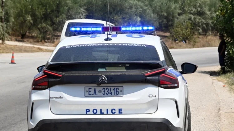 Profesori kapet duke fotografuar të miturën, dërgohet menjëherë në komisariat