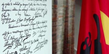 Krizë ndëretnike: Gjuha shqipe rrezikon të zhbëhet në Maqedoninë e Veriut