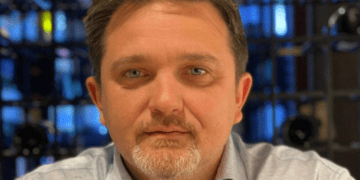 Jul Deda ndan fotografinë e rrallë nga dasma e tij