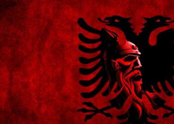 Në kuadër të festave të Nëntorit, përgatitet flamuri i përmasave gjigante në Fier