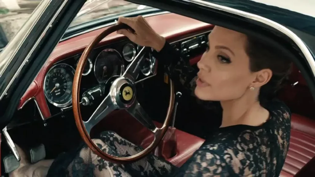 Sa po e shet Angelina Jolie makinën e saj?