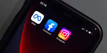 Probleme në Facebook dhe Instagram, mijëra përdorues hasin vështirësi