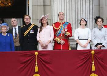 Familja mbretërore jep lajmin e bukur, princesha në pritje të ëmbël