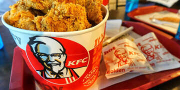SKANDALI I KFC: Standardet e sigurisë ushqimore të dyfishta që na rrezikojnë jetën